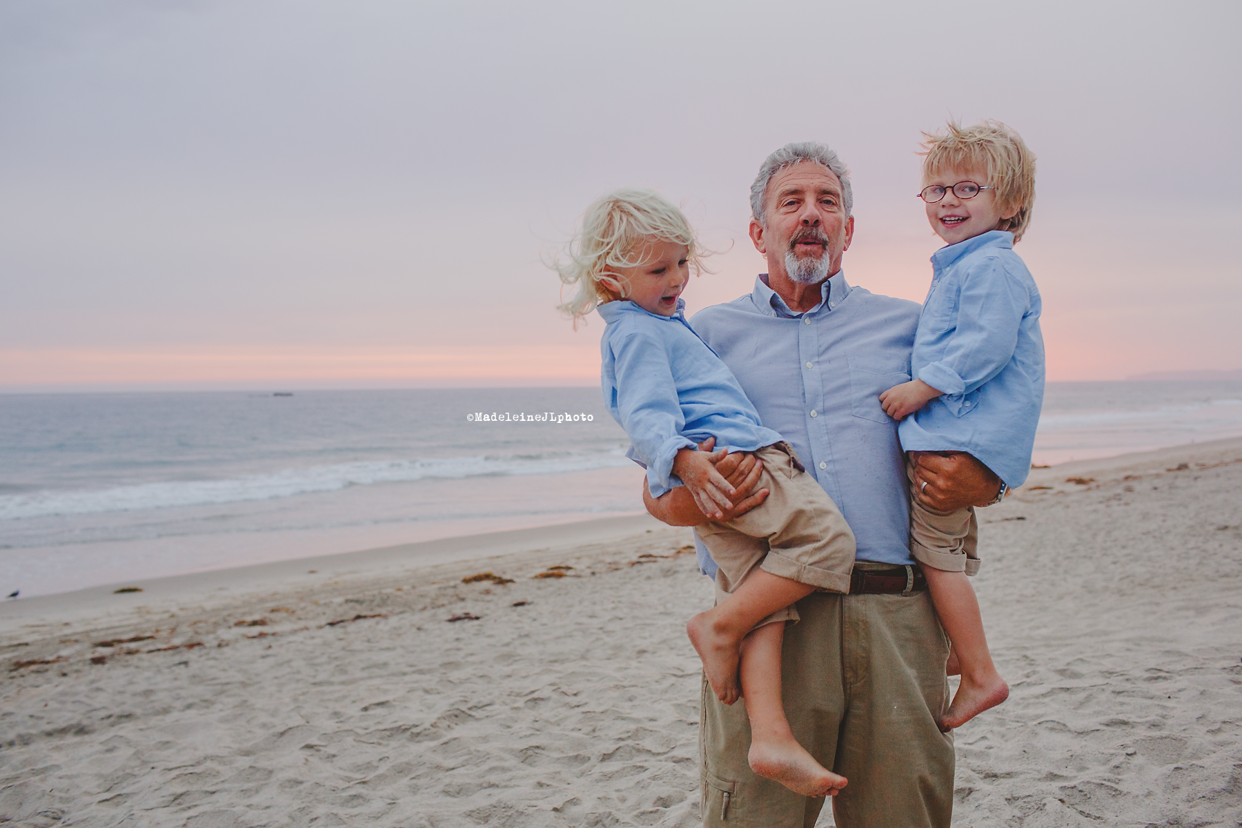 San Clemente Beach family session . Extended family beach session. Orange County family portrait photographer. Los Angeles San diego
